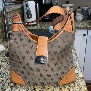 EUC Authentic Vintage Dooney&Bourke Canvas Signature Monogram Turnlock Handbag